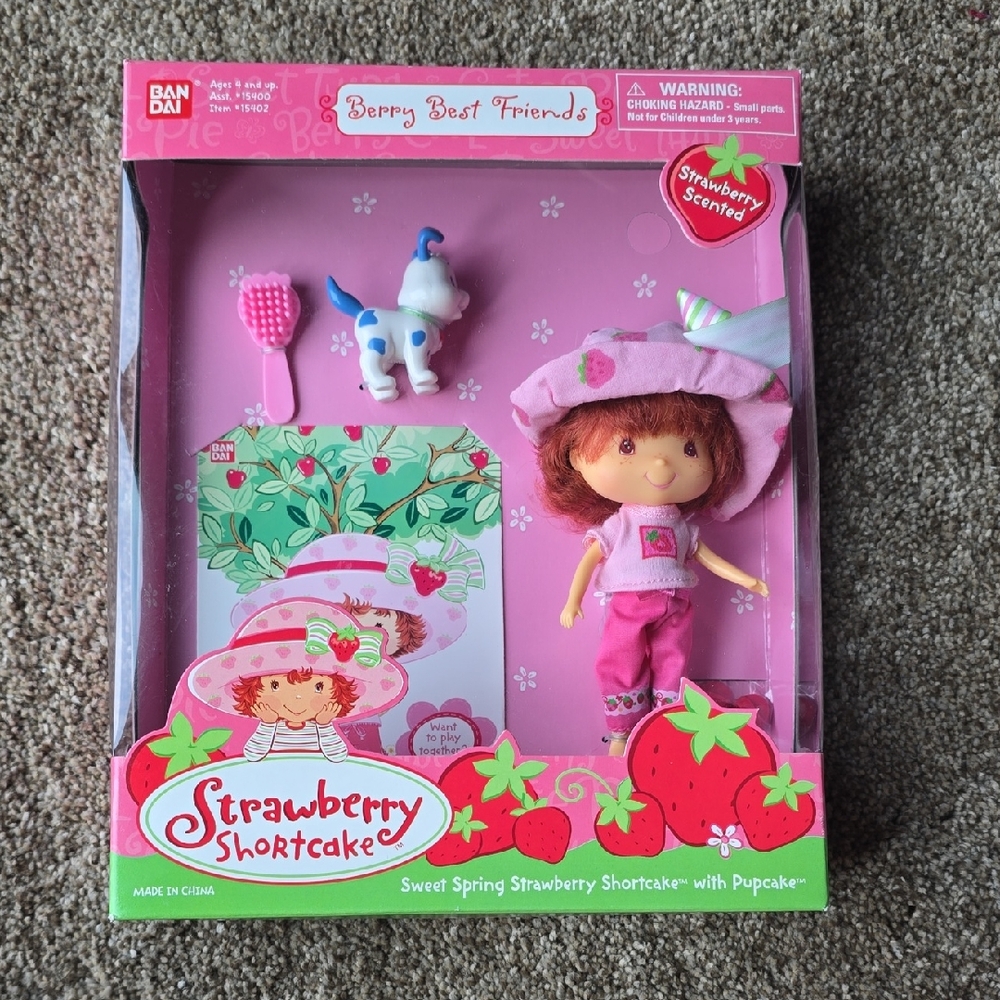 2002 Strawberry Shortcake Berry Best Friends Sweet Spring Doll Pupcake Dog